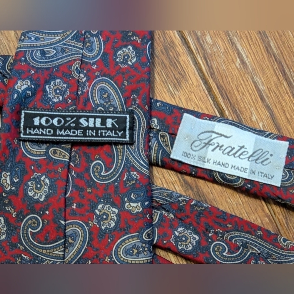 Fratelli tie 100% silk handmade in Italy red/blue paisley